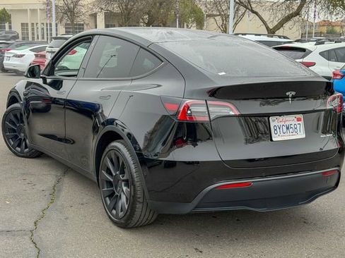 Used 2021 Tesla Model Y Long Range image 17
