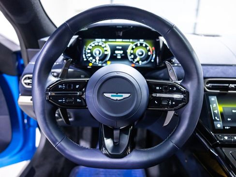 Used 2025 Aston Martin V8 Vantage Coupe image 36