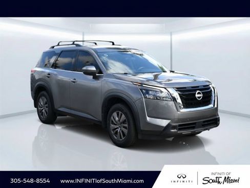 Used 2023 Nissan Pathfinder SV FWD image 3
