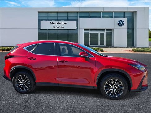 Used 2024 Lexus NX 250 FWD image 3