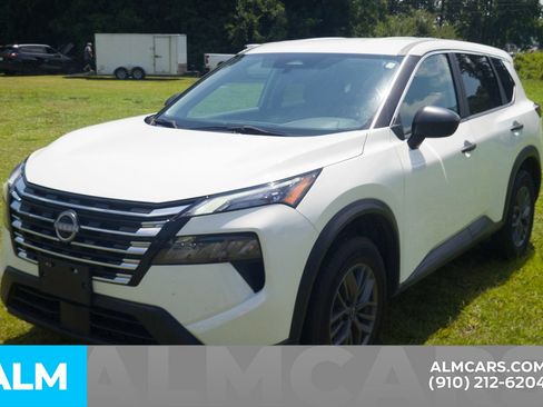 Used 2024 Nissan Rogue S FWD image 21