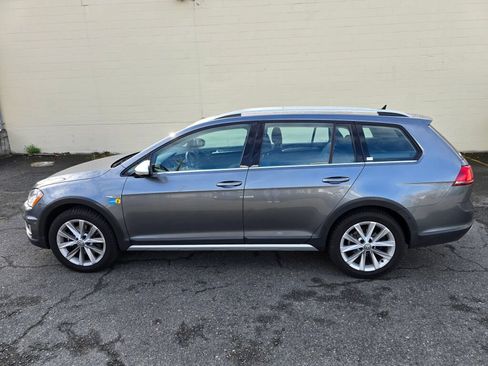 Used 2017 Volkswagen Golf Alltrack SE AWD/4WD image 4