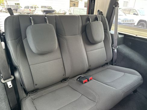 Used 2023 Jeep Wrangler Sport S AWD/4WD image 18