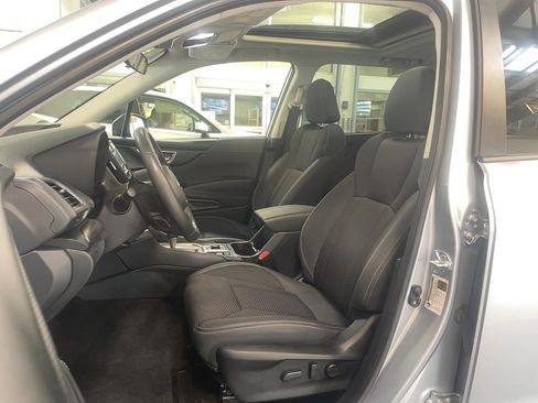 Used 2024 Subaru Forester Premium AWD/4WD image 12