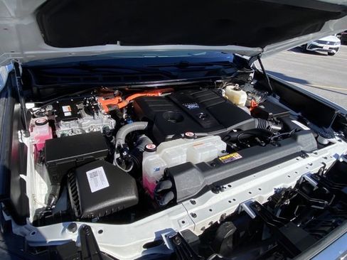 Used 2024 Toyota Tundra Platinum image 21
