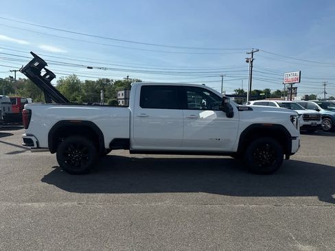 New 2026 GMC Sierra 2500 AT4 w/ AT4 Preferred Package AWD/4WD image 6