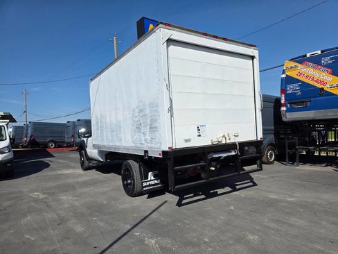 Used 2016 Ford F550 2WD Regular Cab Super Duty image 25