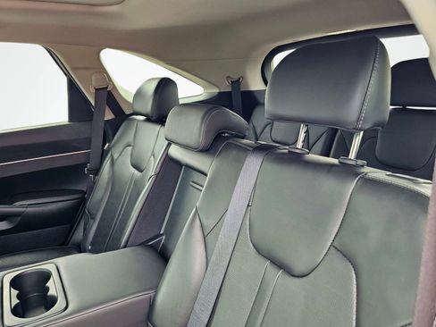 Used 2024 Kia Sorento S w/ Panoramic Sunroof Package FWD image 32