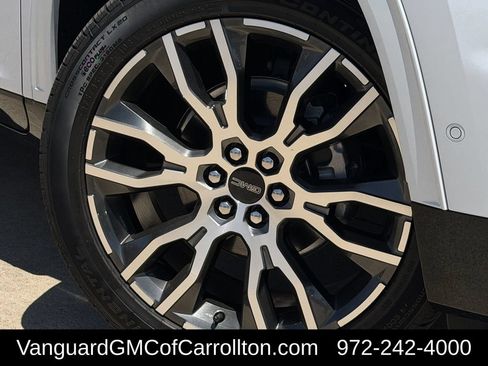 New 2026 GMC Acadia Denali Ultimate w/ LPO, Floor Liner Package AWD/4WD image 9