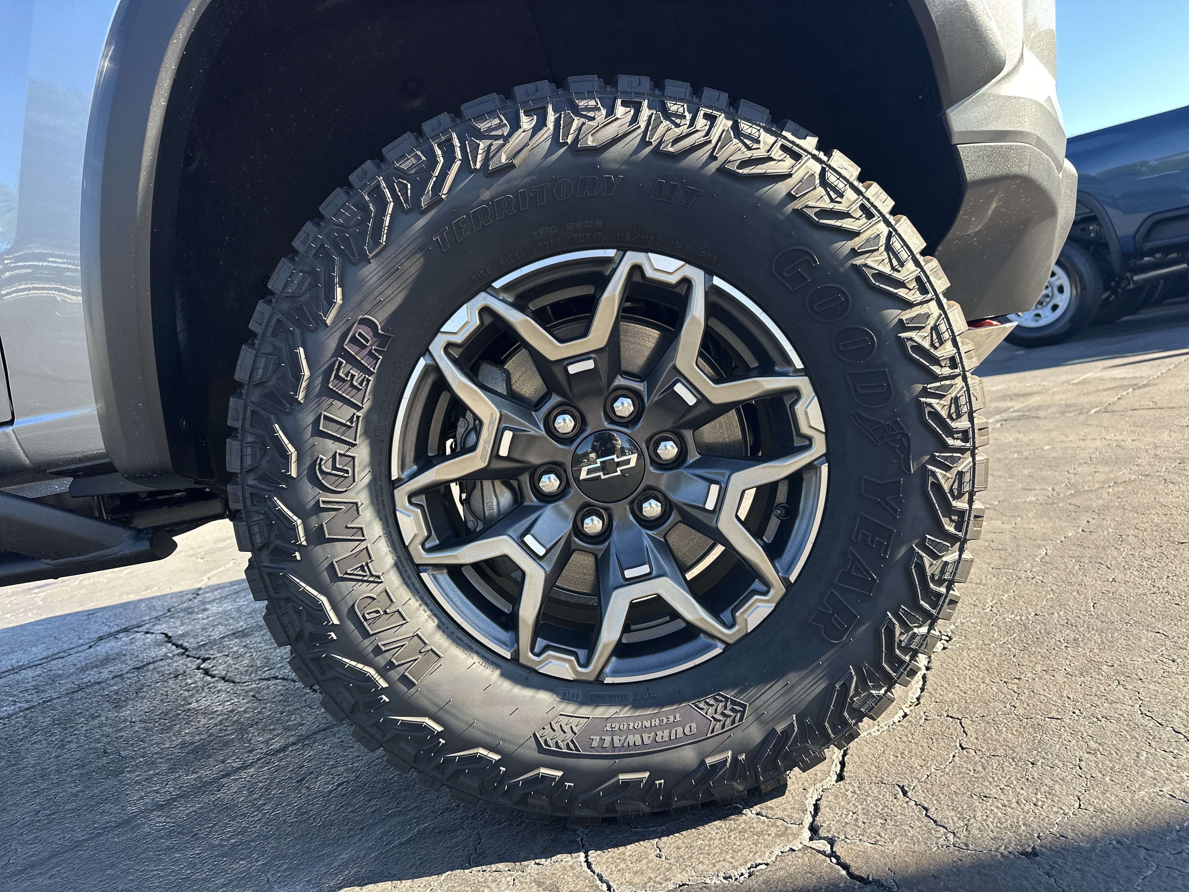New 2026 Chevrolet Colorado ZR2 AWD/4WD image 14
