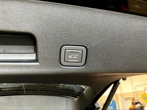 New 2026 GMC Acadia AT4 w/ Luxury Package AWD/4WD image 24