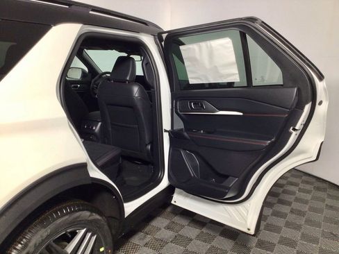 New 2026 Ford Explorer ST image 31