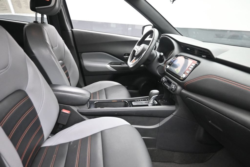 Used 2023 Nissan Kicks SR w/ SR Premium Package FWD image 9