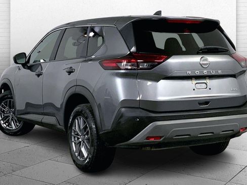 Used 2023 Nissan Rogue S image 11