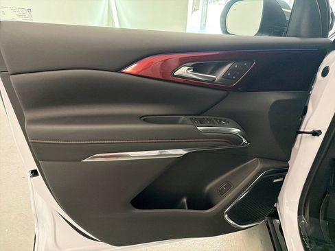 New 2026 Chevrolet Traverse RS w/ LPO, Floor Liner Package FWD image 11
