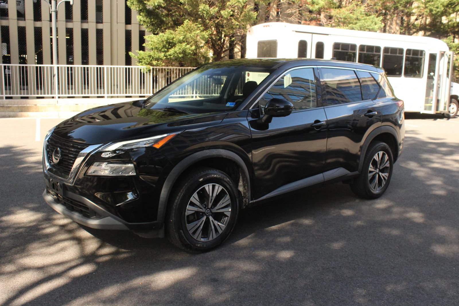 Used 2021 Nissan Rogue SV AWD/4WD image 12