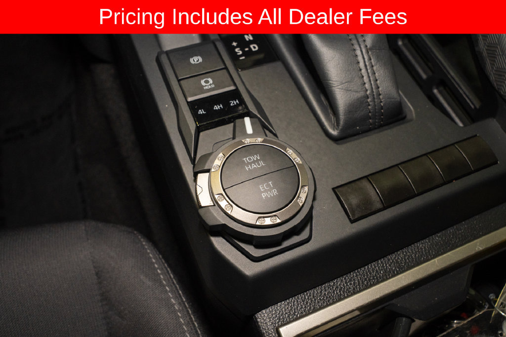Used 2025 Toyota Tacoma SR5 AWD/4WD image 15