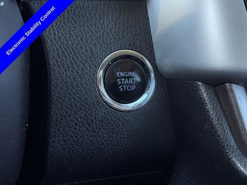 Used 2019 Toyota Highlander XLE image 20