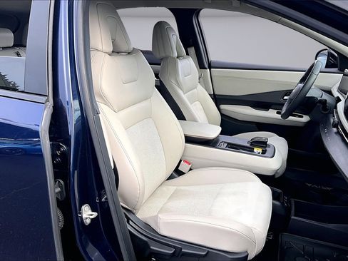 Used 2023 Nissan Ariya AWD image 28