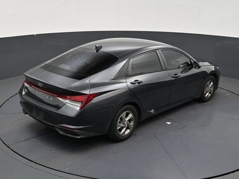 Used 2021 Hyundai Elantra SE FWD image 15