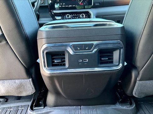 Used 2024 GMC Sierra 1500 Denali AWD/4WD image 16