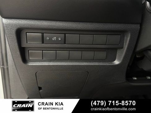 Used 2024 Mitsubishi Outlander ES AWD/4WD image 13