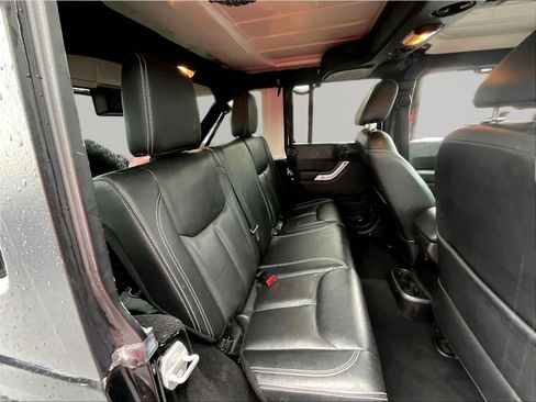 Used 2015 Jeep Wrangler Unlimited Rubicon AWD/4WD image 25