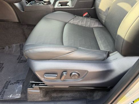 Used 2025 Toyota Tacoma TRD Sport w/ TRD Sport Premium Package image 25