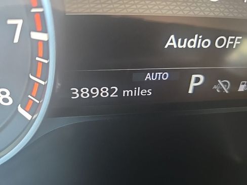 Used 2025 Nissan Pathfinder SL AWD/4WD image 17