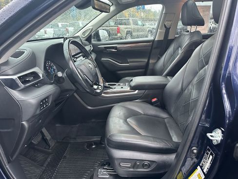 Used 2021 Toyota Highlander Platinum image 13