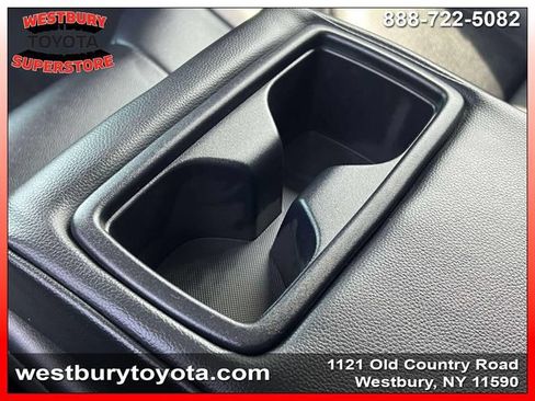 Used 2023 Toyota Highlander XLE AWD/4WD image 18