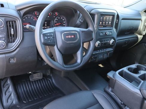Used 2024 GMC Sierra 2500 Pro w/ Convenience Package image 11