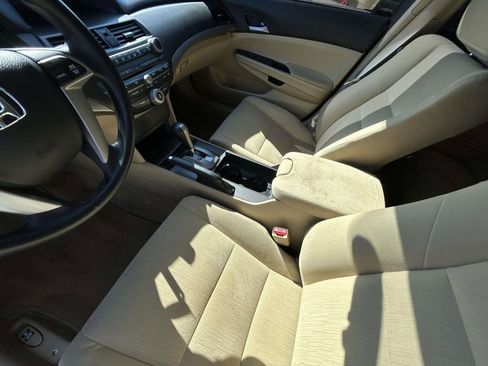 Used 2011 Honda Accord LX-P image 10