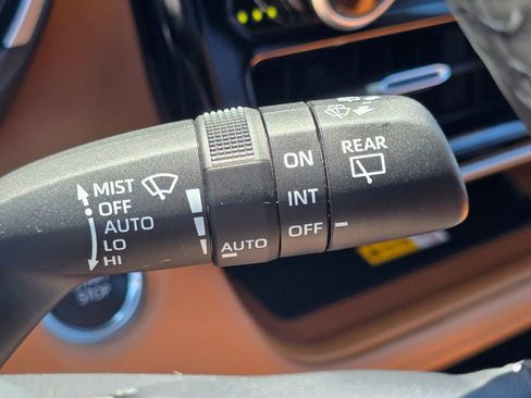 Used 2024 Toyota Highlander Platinum image 30