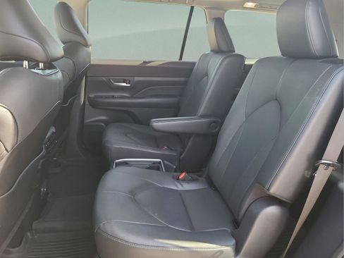 Used 2024 Toyota Grand Highlander XLE image 21