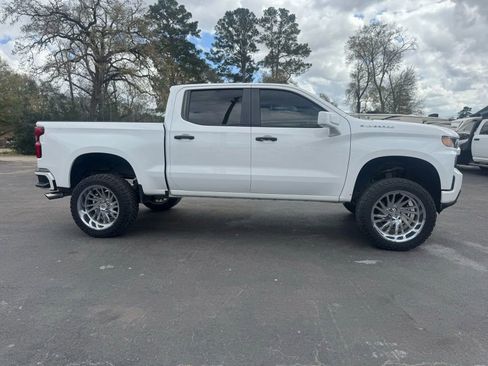 Used 2020 Chevrolet Silverado 1500 Custom w/ Custom Value Package image 4