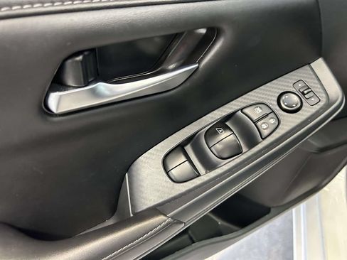 Used 2025 Nissan Sentra SV FWD image 16