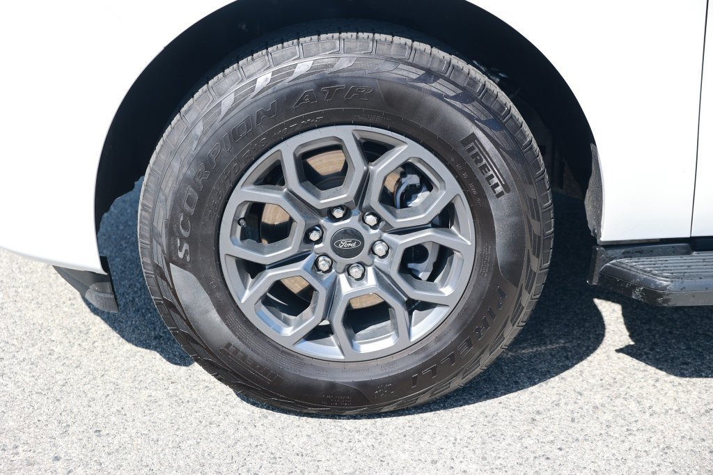 Used 2025 Ford Expedition Active RWD image 14