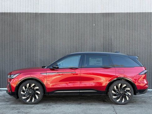 New 2026 Lincoln Nautilus Reserve image 3