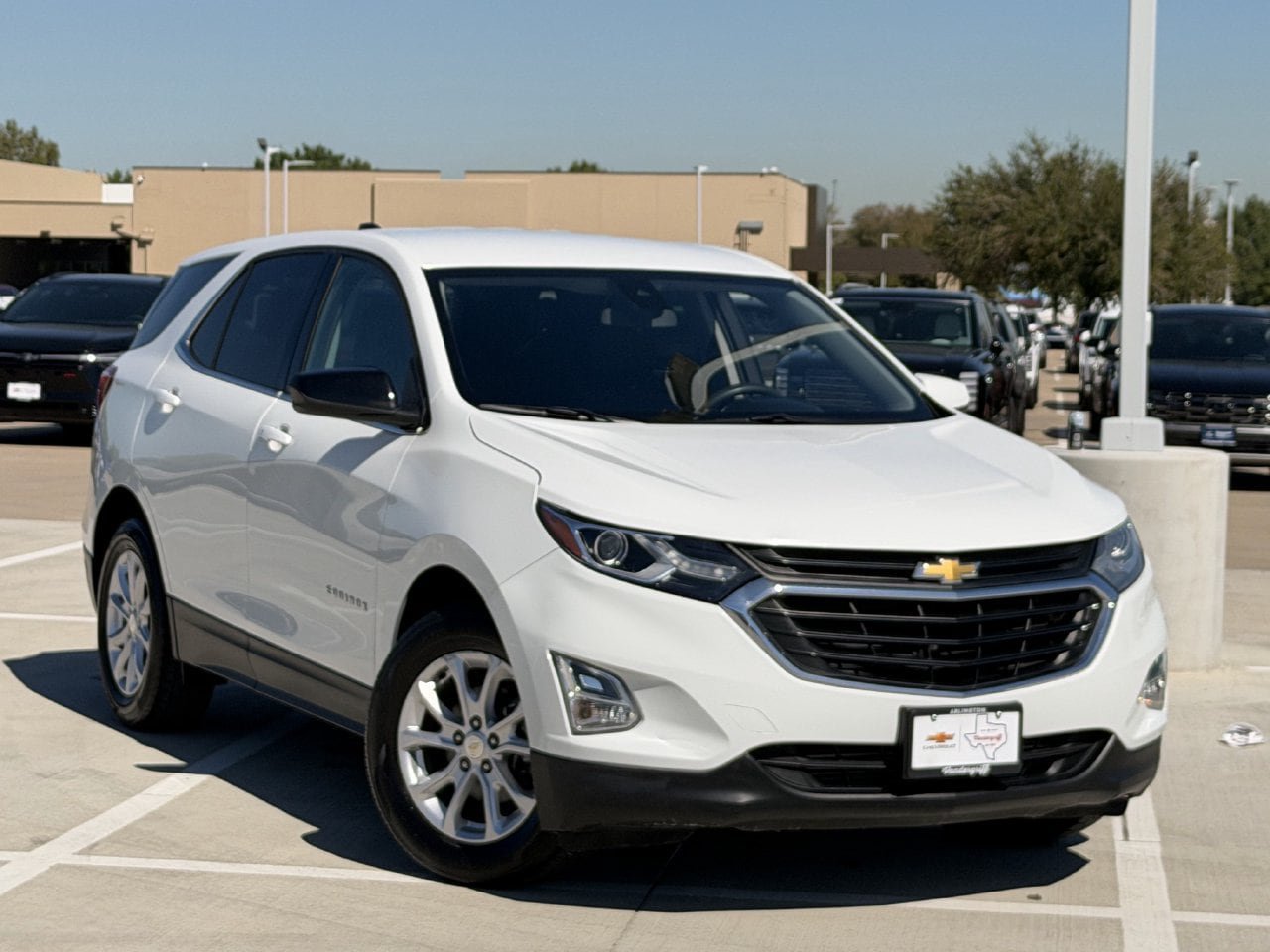 Used 2020 Chevrolet Equinox LT FWD image 2