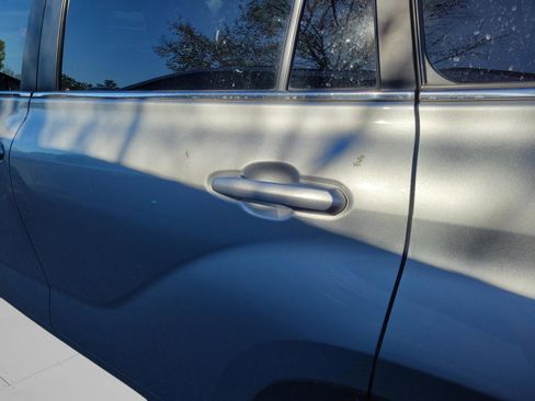 Used 2023 Toyota Highlander XLE image 24