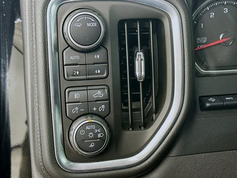 Used 2020 Chevrolet Silverado 1500 LTZ w/ LTZ Premium Package AWD/4WD image 17