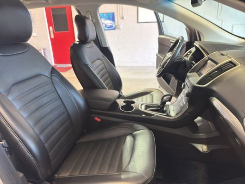 Used 2015 Ford Edge SEL w/ Equipment Group 201A AWD/4WD image 22