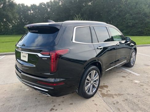 Used 2025 Cadillac XT6 Premium Luxury image 9