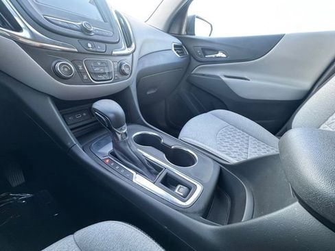 Used 2022 Chevrolet Equinox LS FWD image 10