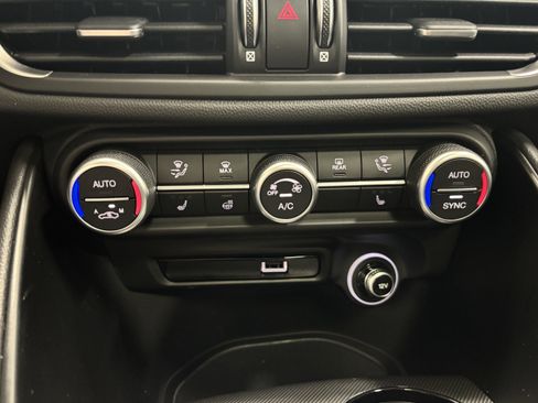 New 2025 Alfa Romeo Giulia AWD w/ Driving Assist Package image 14