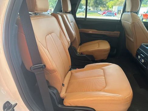 Certified 2024 Ford Expedition Platinum image 22