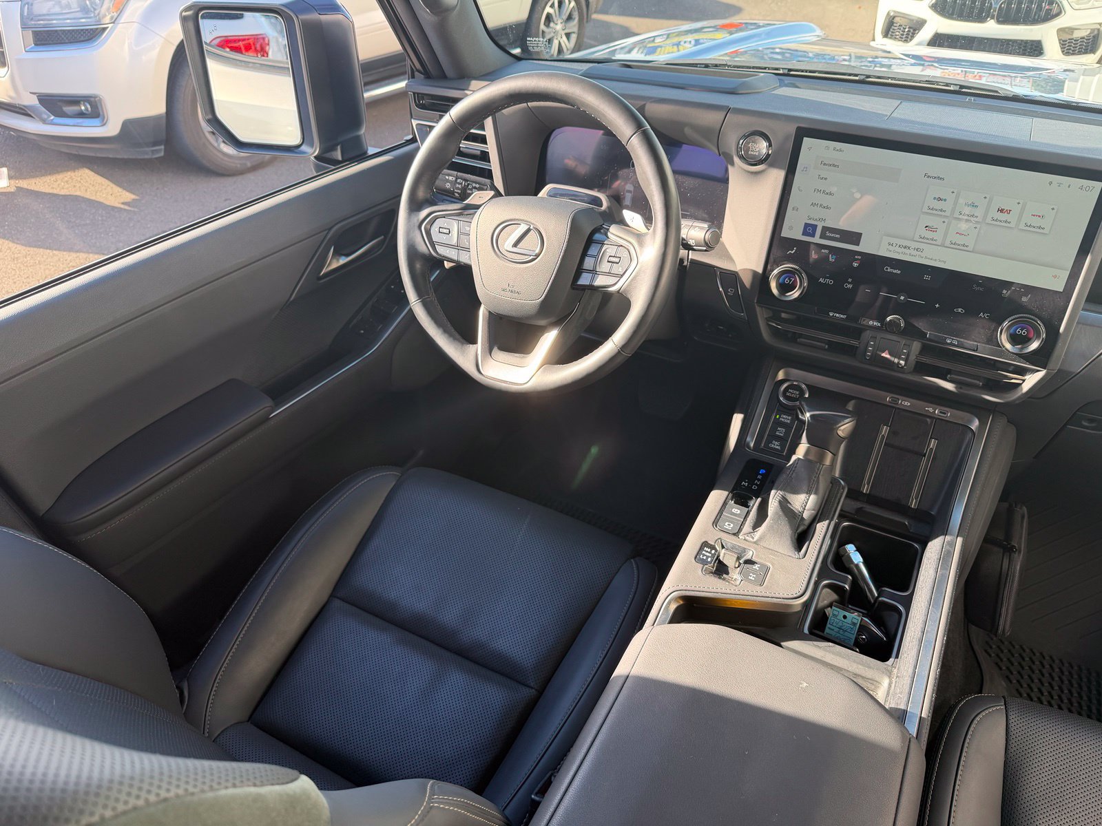 Used 2024 Lexus GX 550 AWD/4WD image 6