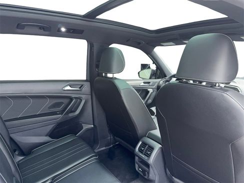 Used 2024 Volkswagen Tiguan SE R-Line image 50