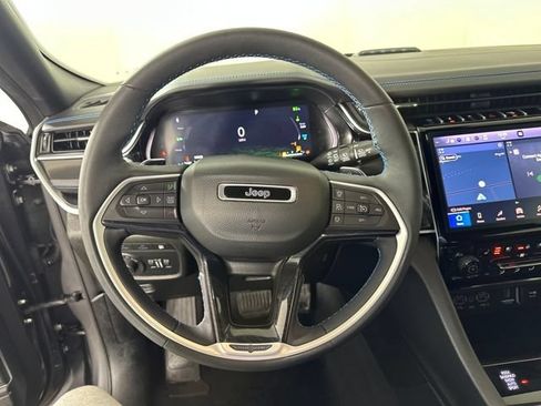Used 2022 Jeep Grand Cherokee Trailhawk AWD/4WD image 15